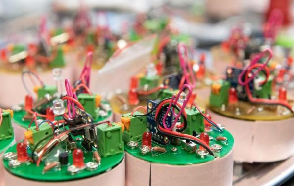 Army of a million microscopic robots created to explore on tiny scale