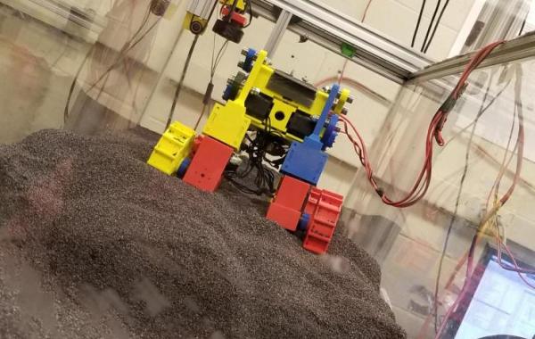 Mini Rover in fluidized bed