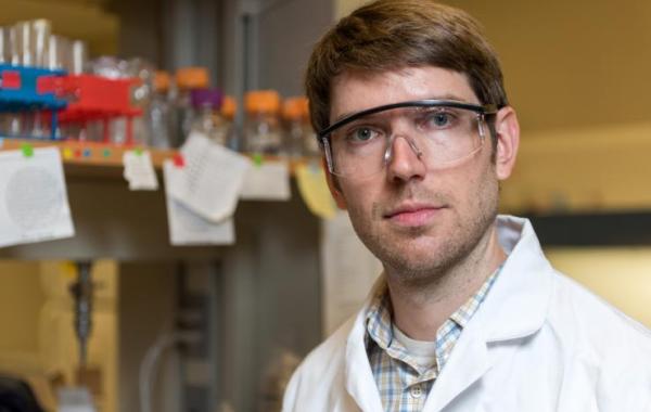 Biological Sciences researcher Will Ratcliff in his lab